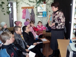 Беседа с родителями и учениками воскресной школы в Большеречье о первой печатной книги на Руси.