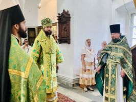 Божественная литургия в Покровском храме с. Сватково Сергиево-Посадской епархии