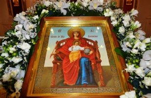 Крестный ход с иконой Божьей Матери «Державная»